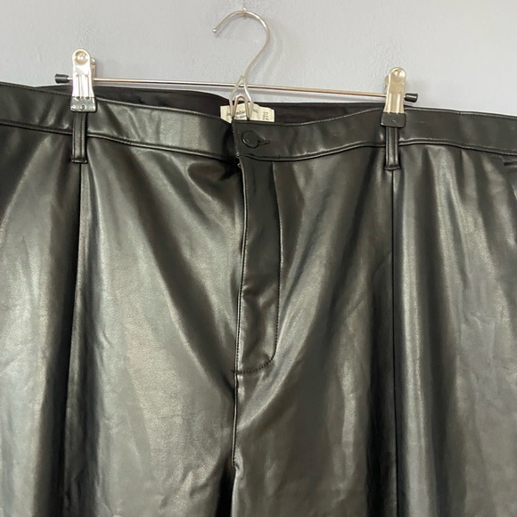 Abercrombie & Fitch Black Faux Leather Skinny High Rise Split Hem Pants Size 24 - Picture 4 of 9